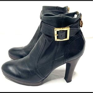 Tory Burch Leather ankle heel boots W9